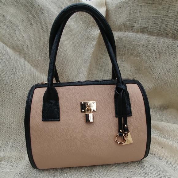 Black Rivet Handbags - Wilson Leather Black Rivet Tan Handbag